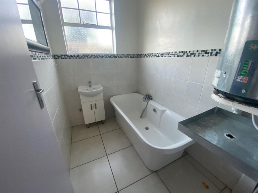 To Let 2 Bedroom Property for Rent in Tijgerhof Western Cape